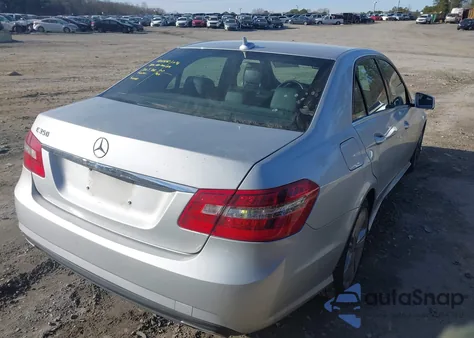 2013 Mercedes-Benz E 350 z USA, uszkodzony, nr VIN WDDHF5KB3DA767831